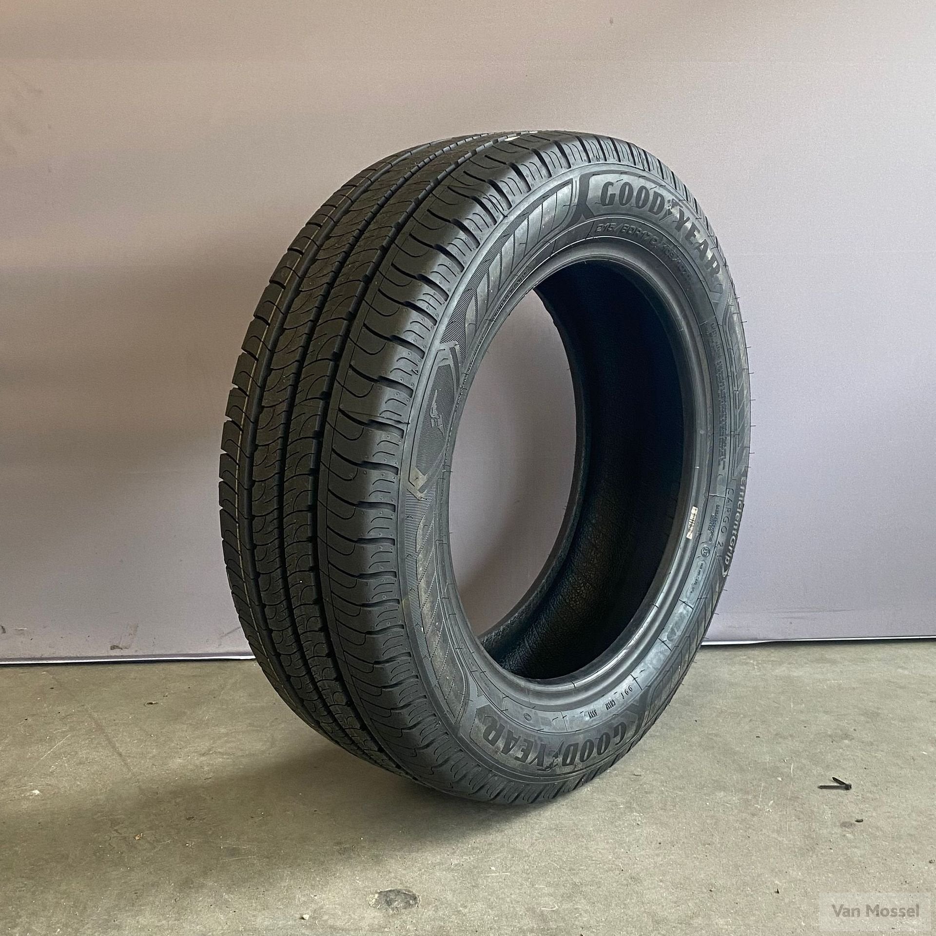 Goodyear Efficient Grip Cargo 2 215/60/R17C 109/107T, 215 mm, Pneus été, Utilisé, -