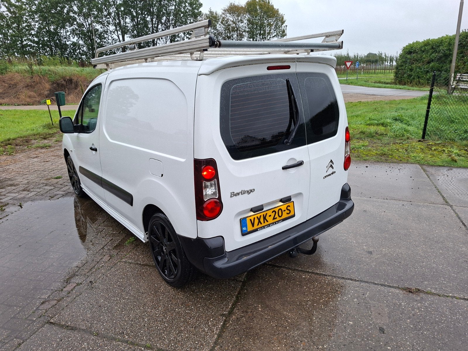 citroen berlingo 1.6hdi euro 5, Auto's, Voorwielaandrijving, Euro 5, Stof, Wit