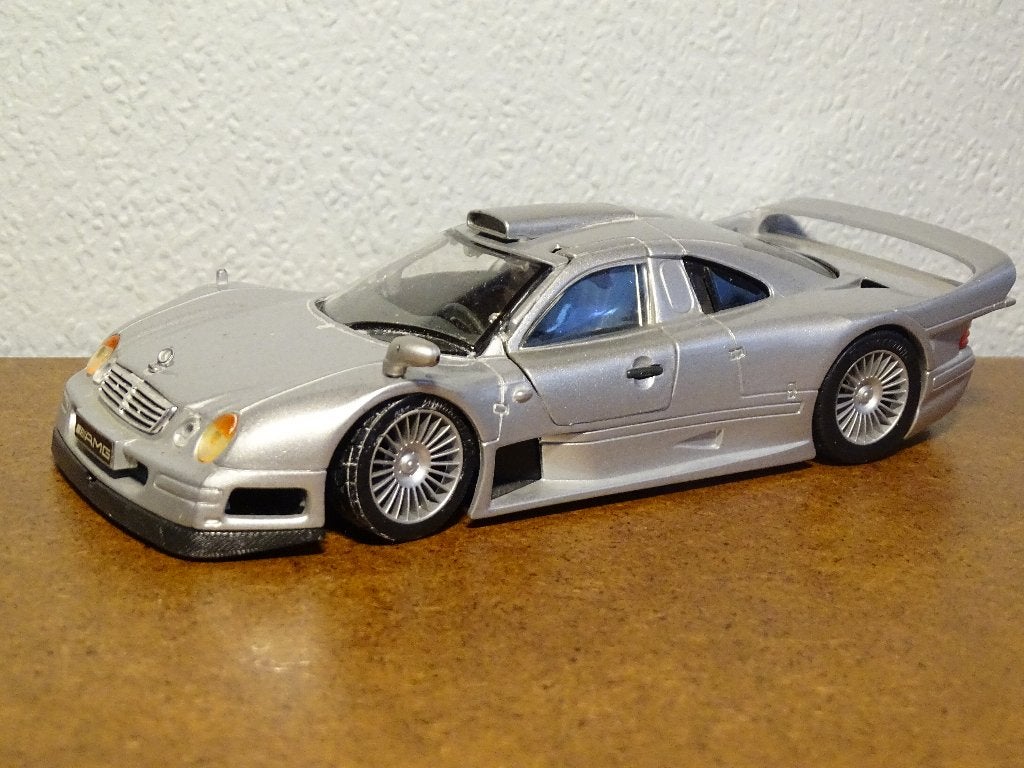 Mercedes CLK-GTR 1:26 Maisto, Hobby en Vrije tijd, Modelauto's | 1:24, Ophalen of Verzenden, Gebruikt, Auto, Maisto