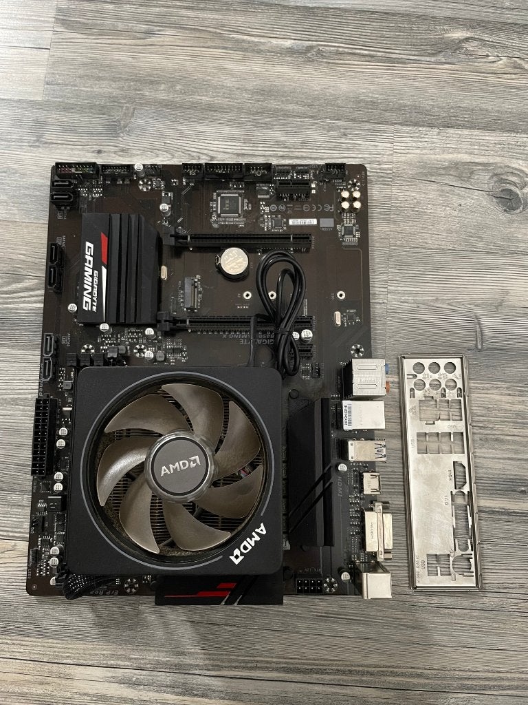 Gigabyte B450 Gaming X met Ryzen 7 2700X CPU, Enlèvement ou Envoi, Socket AM4, ATX, AMD