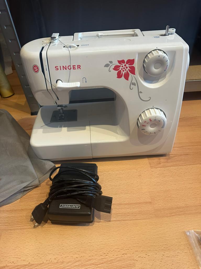 Naaimachine singer, Hobby en Vrije tijd, Naaimachines en Toebehoren, Ophalen, Zo goed als nieuw, Naaimachine, Singer