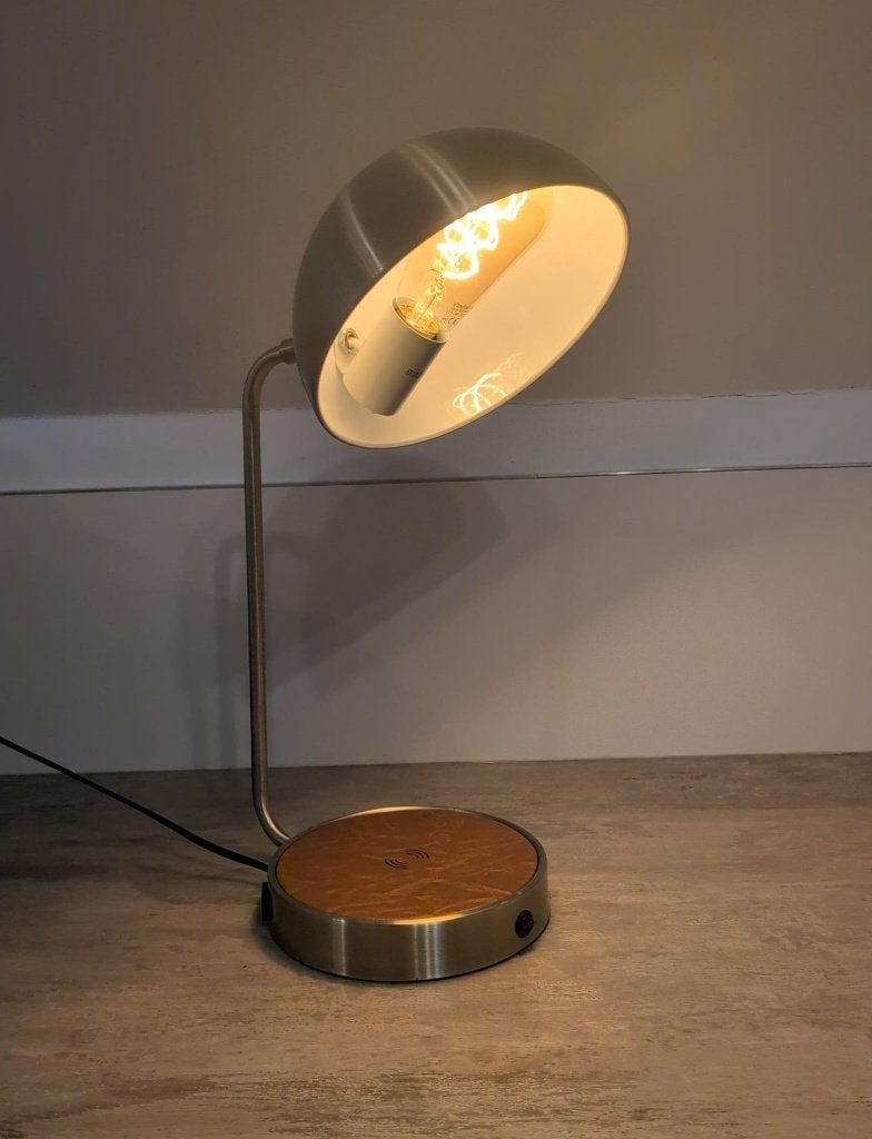 Lampe à Poser Bronze avec Chargeur Sans Fil Qi & USB – Neuve, Maison & Meubles, Enlèvement ou Envoi, Neuf, E27 (grand), Lampe halogène