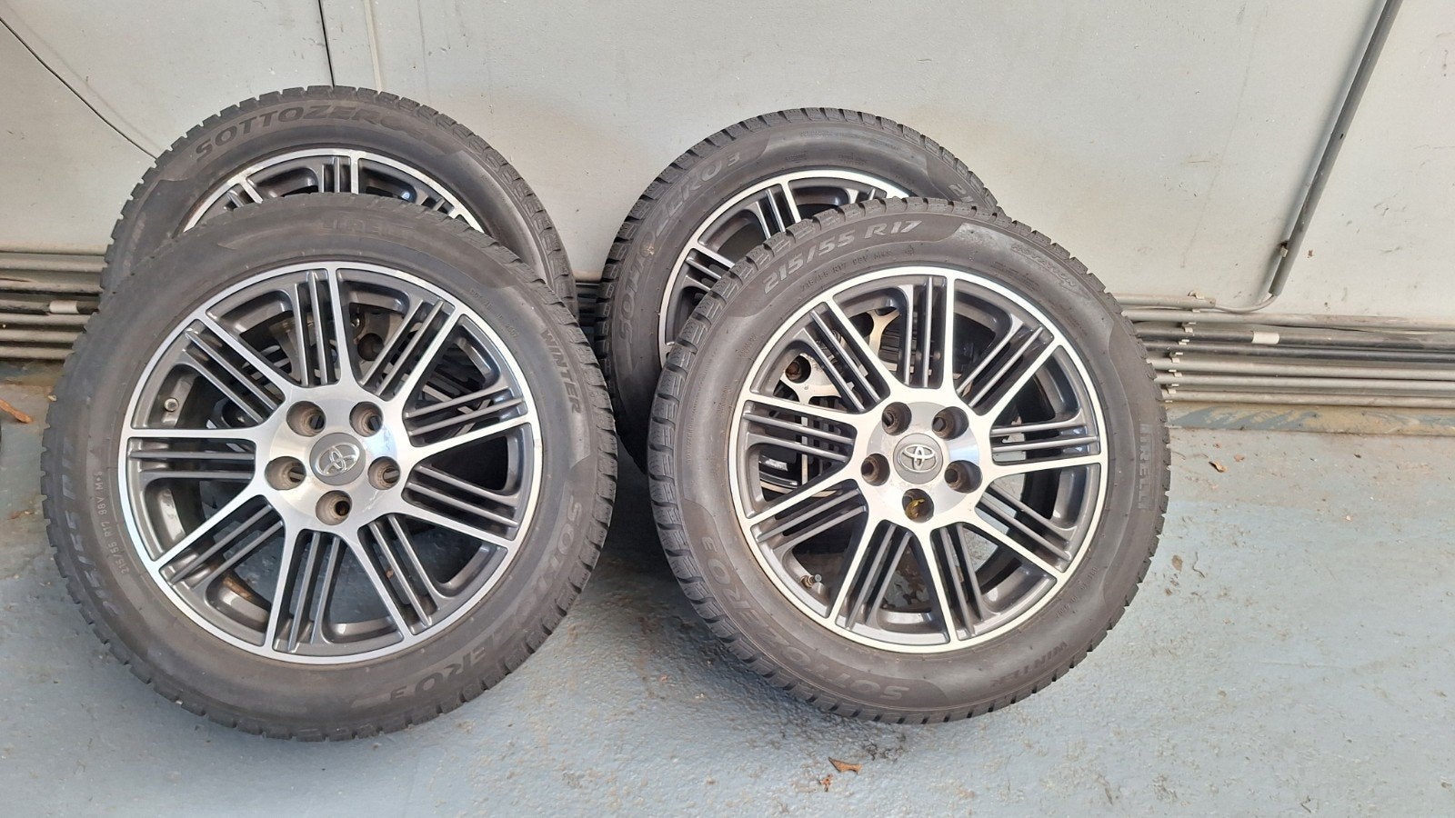 toyota 215/55/R17 originale, Enlèvement, Toyota