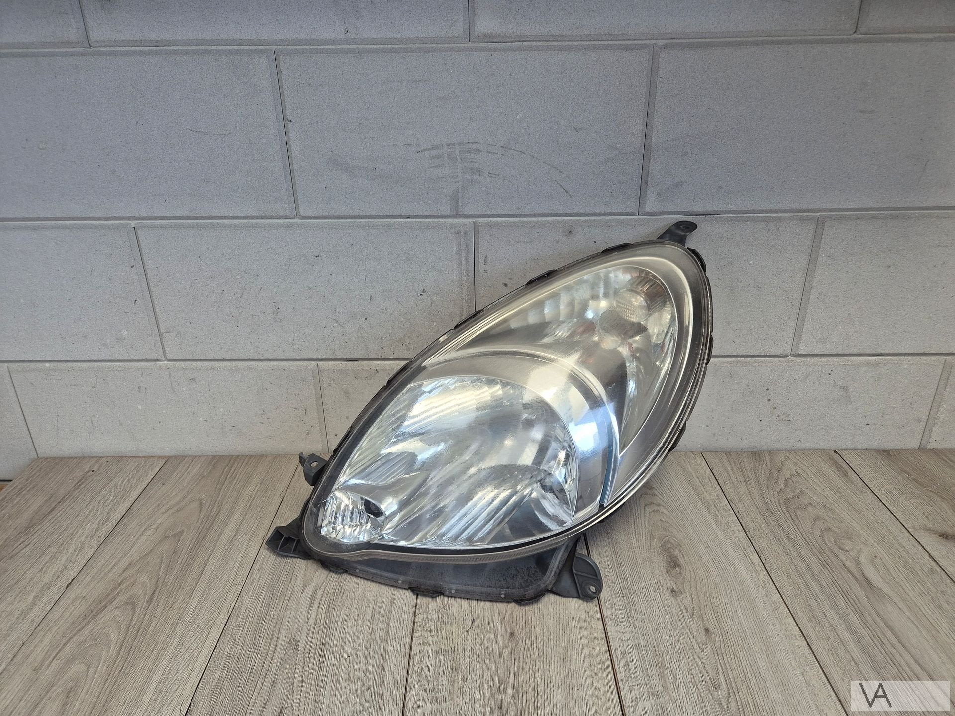 Koplamp links van Toyota Yaris Verso facelift 2003 - 2007, Gebruikt, -, -, Ophalen of Verzenden