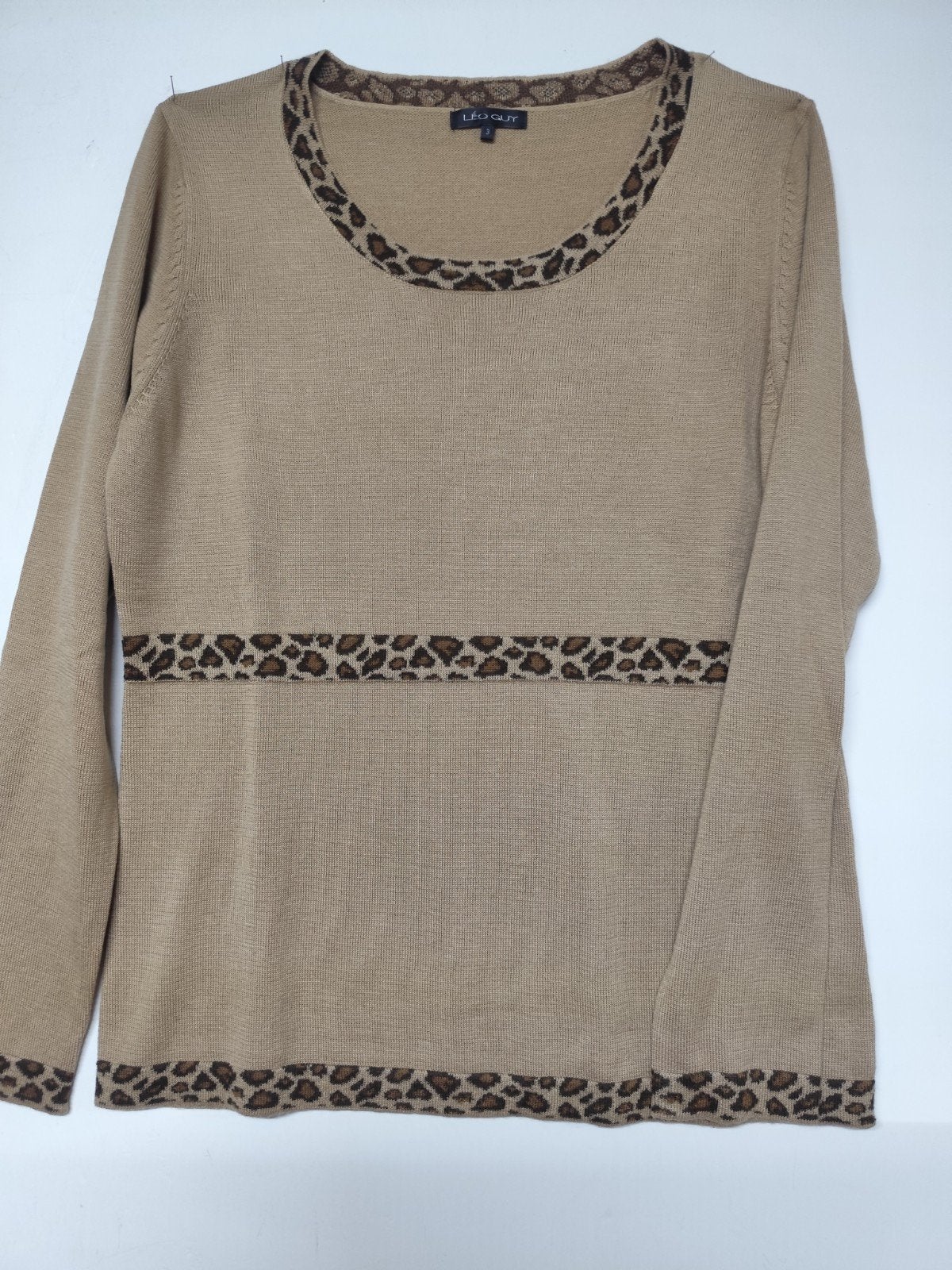 Beige bloes met luipaard print. M. Valt ruim., Ophalen, Maat 38/40 (M), Beige