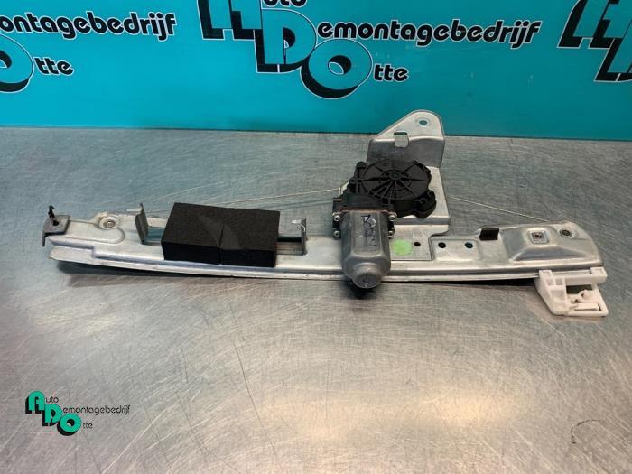 Mécanique vitre 4portes arrière droite d'un Renault Megane, Renault, -, 3 mois de garantie, Utilisé