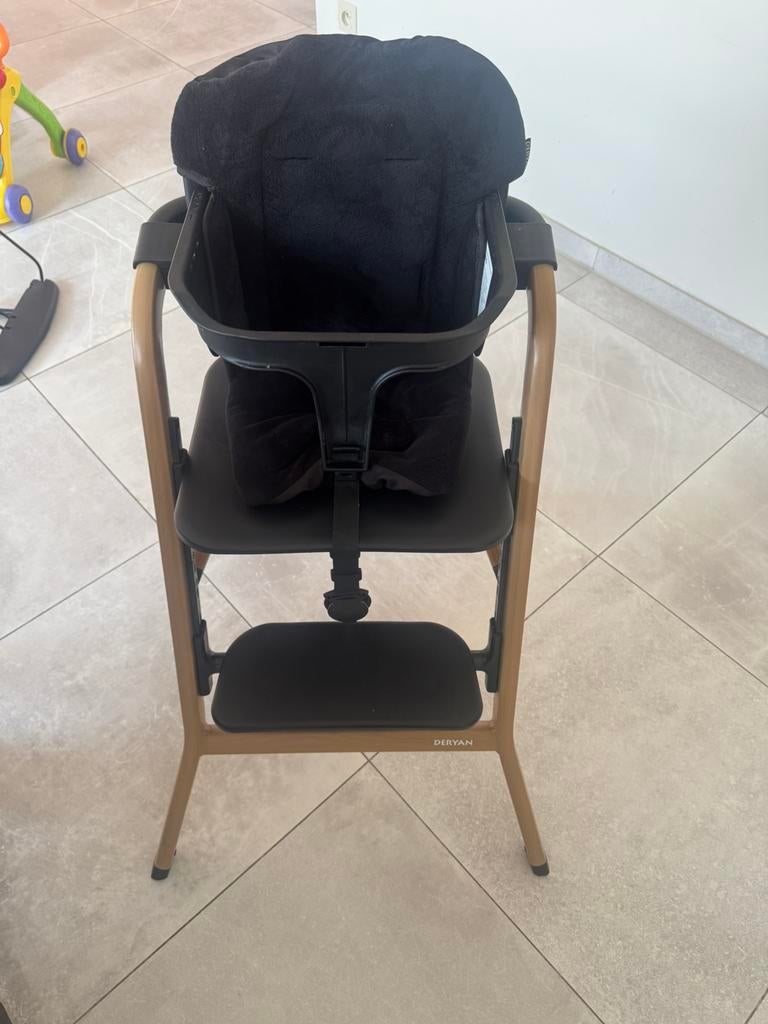 Deryan kinderstoel met newborn set/wipstoel, Enlèvement, Comme neuf