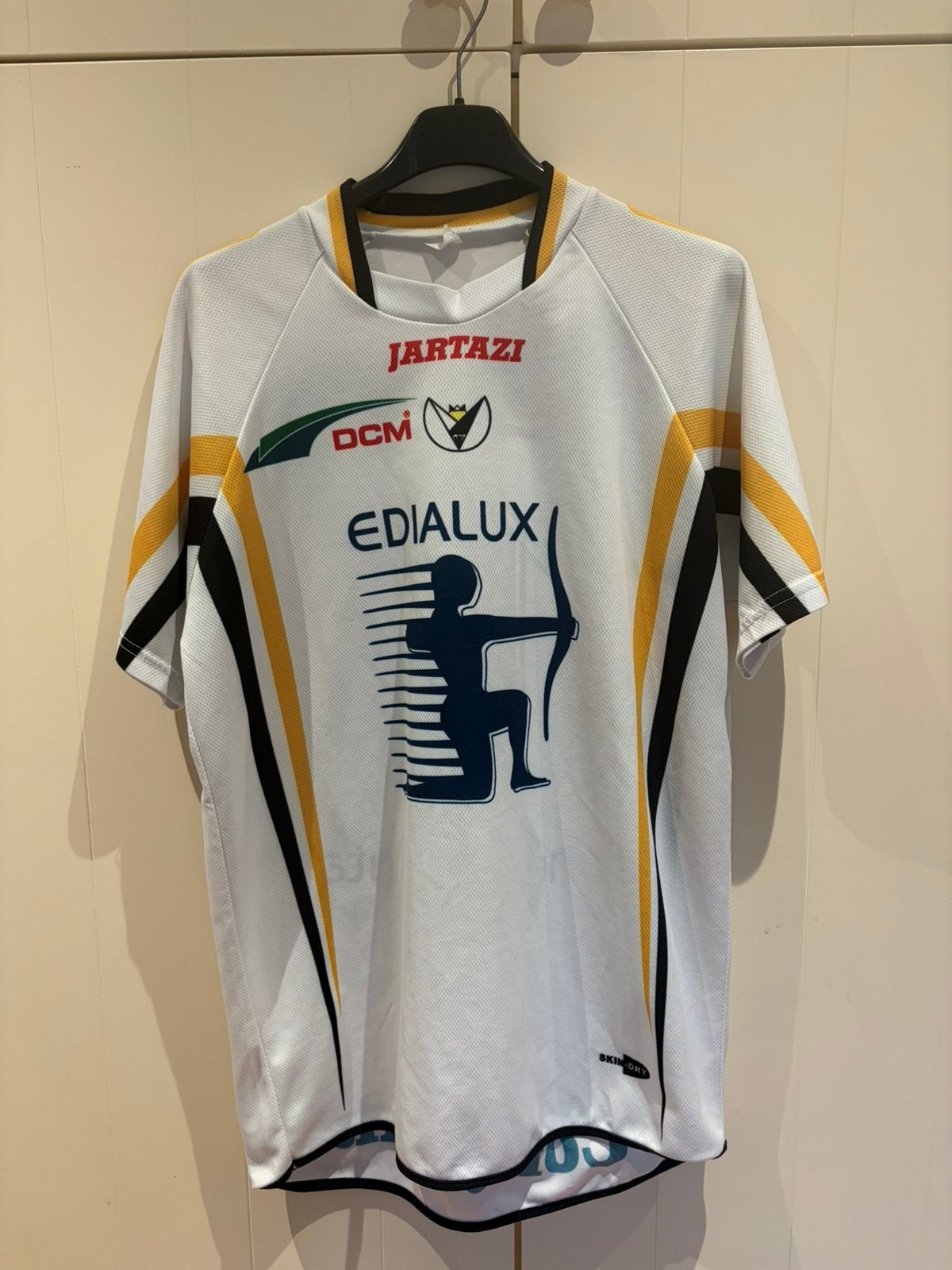 Match Worn KSC Lokeren Shirt 2009-2010 – #6 Tsholola Tiko, Vêtements d'extérieur, Enlèvement ou Envoi, M, Utilisé