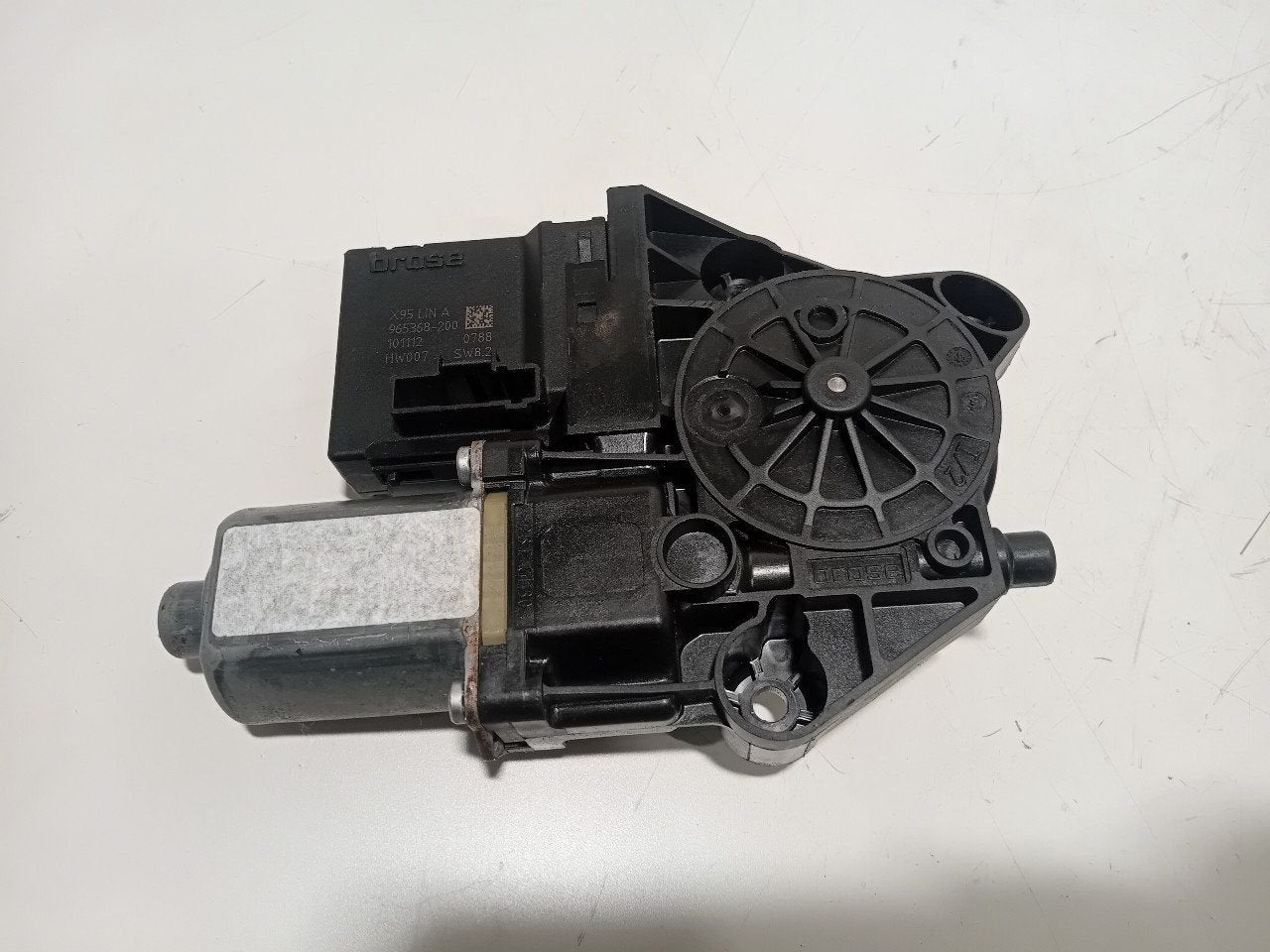 Motor raammechaniek elektrisch rechts voor Renault Mégane, Onderdelen@venauto.nl, Van der Ven Autorecycling B.V., Gebruikt, Ettenseweg 76, 4706 PB Roosendaal, The Netherlands