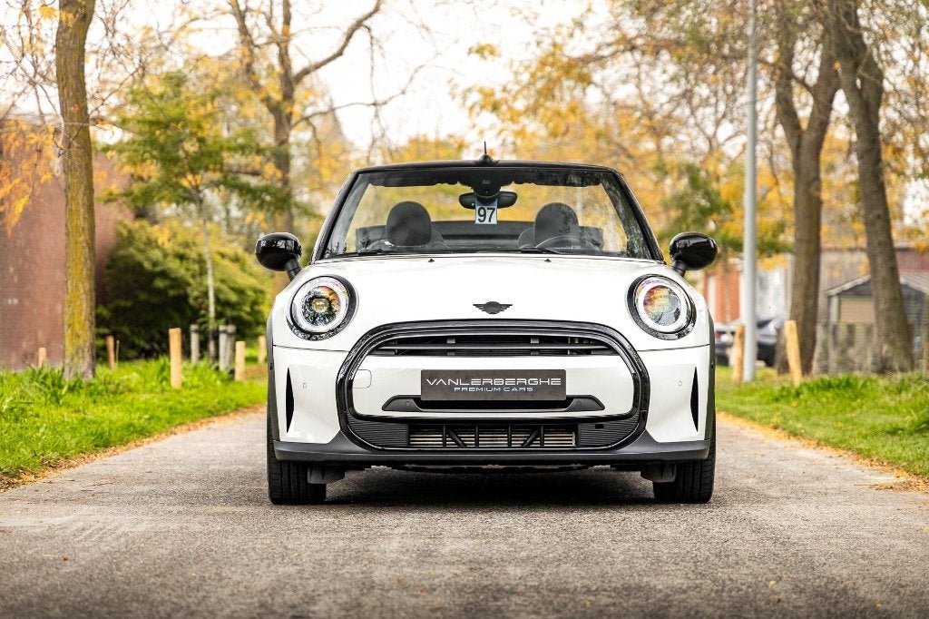 MINI Cooper Cabrio Automaat * H/K * LED * Camera *, Auto's, 1499 kW, https://public.car-pass.be/vhr/2db801fa-0663-43b5-a00a-1969ee961289