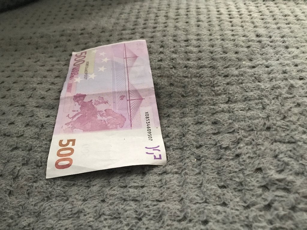 Un billet de banque, Enlèvement, Billets en vrac