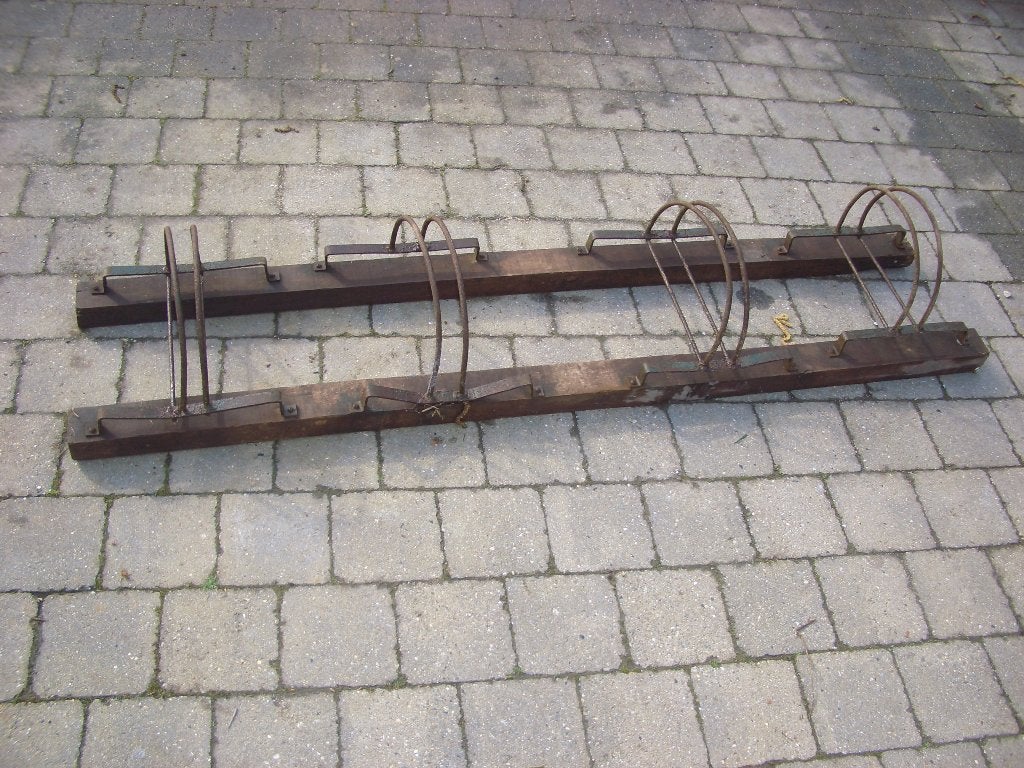 rack de maintien pour 4 vélos debout; fabrication artisanale, Enlèvement, Utilisé, Objet artisanal