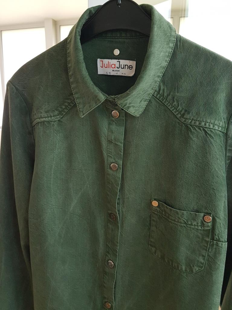 Donkergroen jeanshemd Julia June maat 38, Kleding | Dames, Maat 38/40 (M), Ophalen of Verzenden, Groen, Julia June
