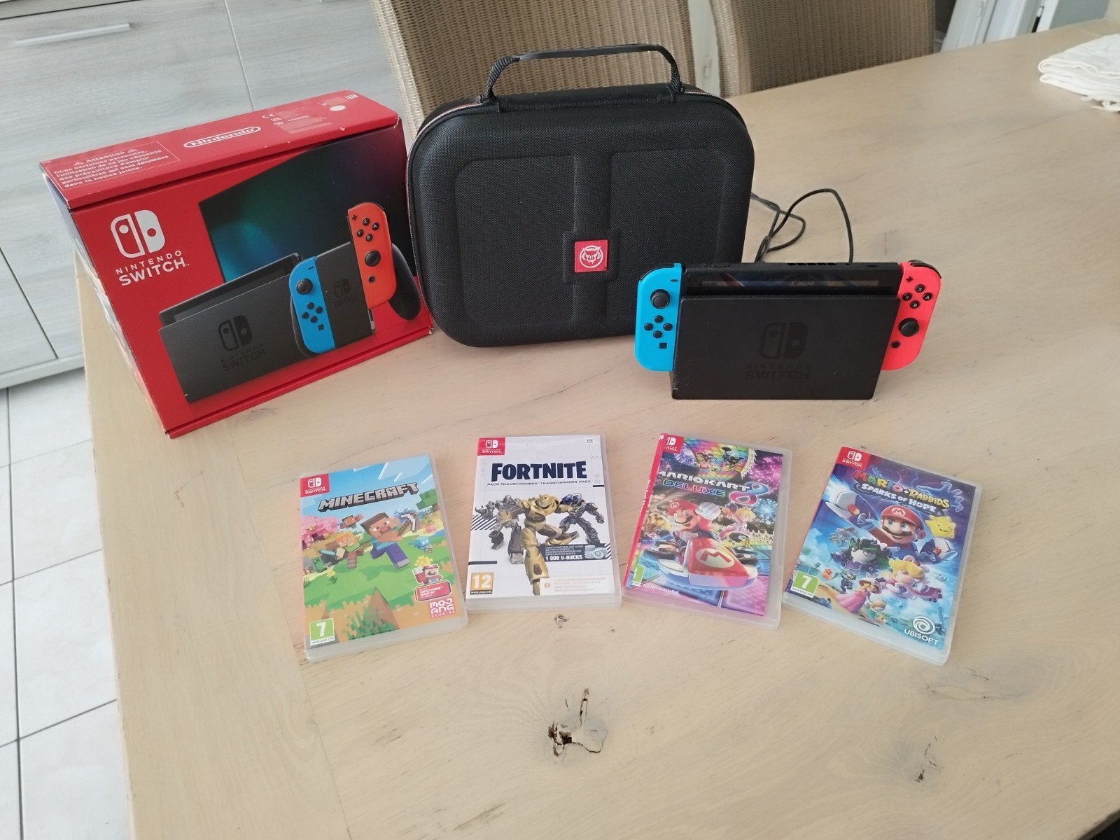 Switch, Consoles de jeu & Jeux vidéo, Enlèvement, Comme neuf, Avec 2 manettes, Switch Original