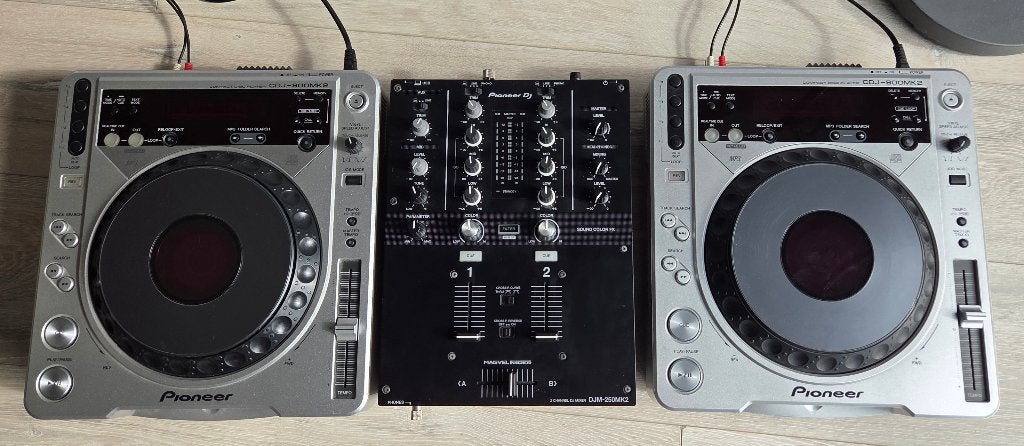 Set Pioneer djm 250mk2 et 2 cdj 800mk2, Enlèvement, Comme neuf, DJ-Set, Pioneer