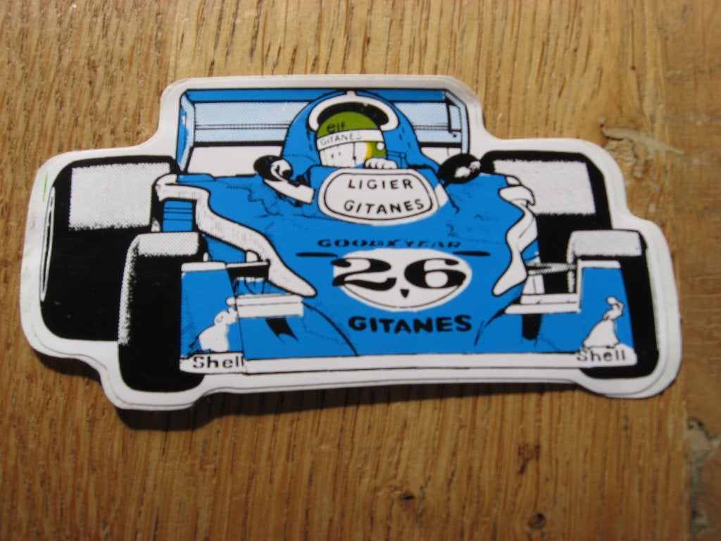 Sticker F1 Ligier Gitanes 26 Shell 11 x 5,5 cm, Verzamelen, Stickers, Ophalen of Verzenden, Nieuw, Auto of Motor