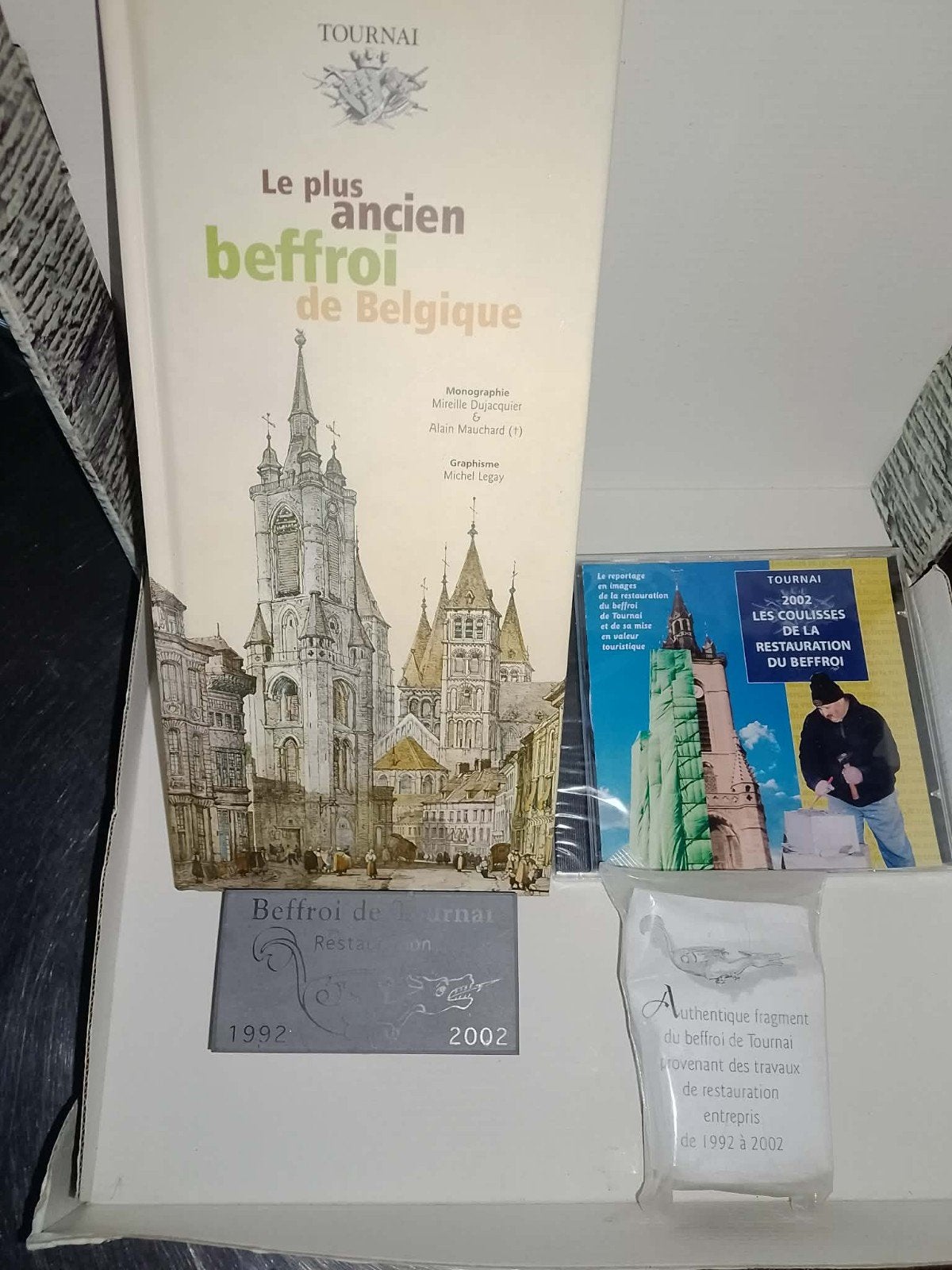 Boxset over de renovatie van het Belfort van Doornik 1992 to, Ophalen of Verzenden