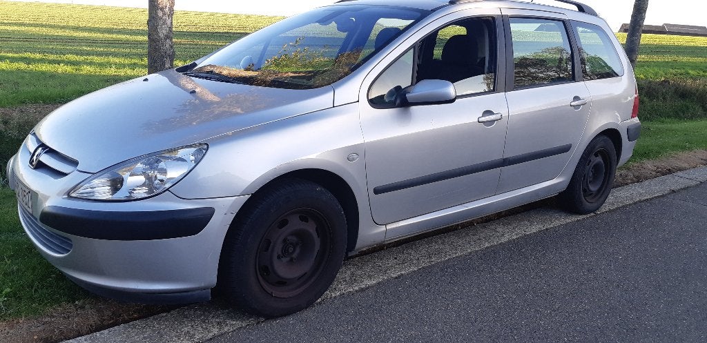 Peugeot 307 2.0 Hdi , 1ste eigenaar , met airco , en OHB, Auto's, Voorwielaandrijving, Dealer onderhouden, Stof, Zwart