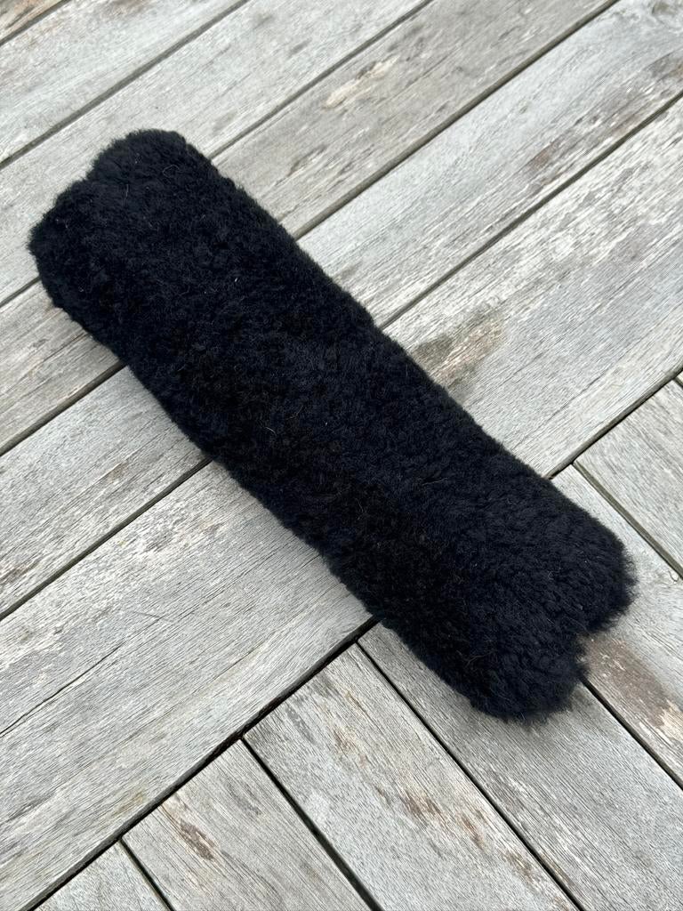 Muserolle noire en mouton véritable (Marque CSO), Enlèvement