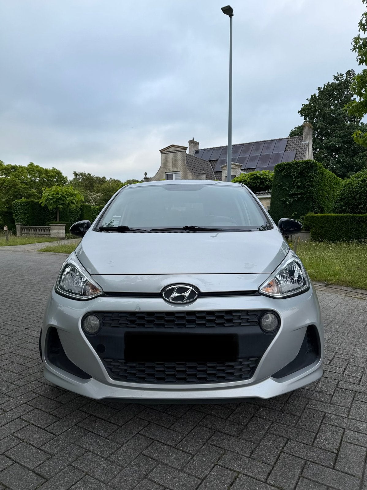 Hyundai i10 beaucoup options, 2019, Autos, Argent ou Gris, Achat, Euro 6, Boîte manuelle