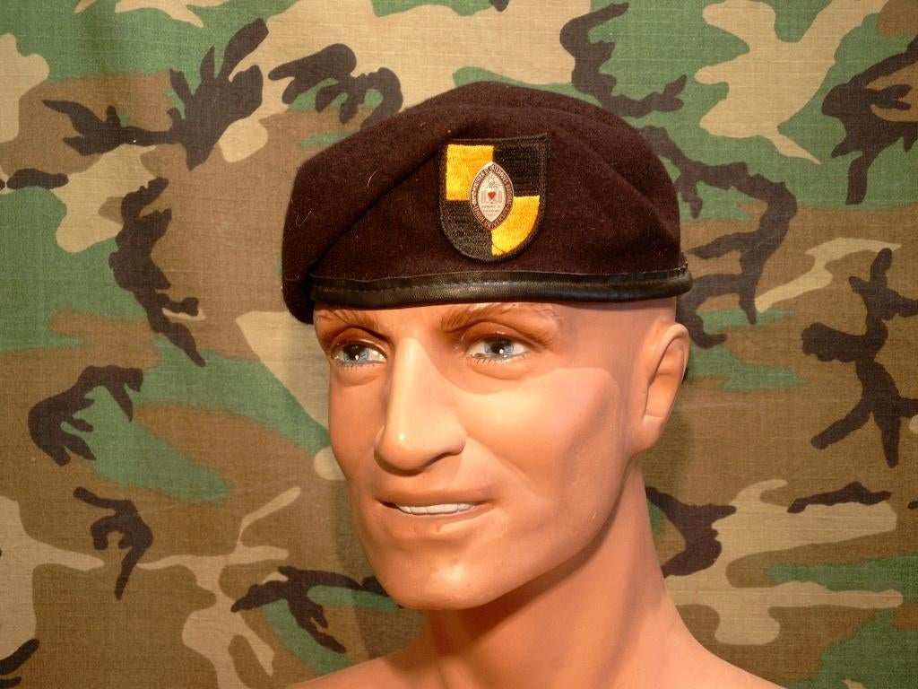 ROTC RANGER BARET LEHIGH UNIVERSITY US ARMY, Verzenden, Landmacht, Helm of Baret