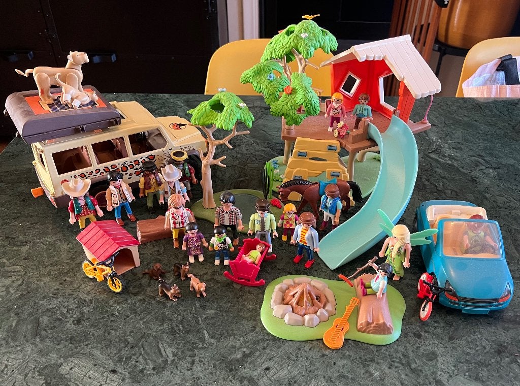Playmobil Wiltopia Terreinwagen + Family Fun Boomhut, Kinderen en Baby's, Ophalen of Verzenden, Zo goed als nieuw, Family fun