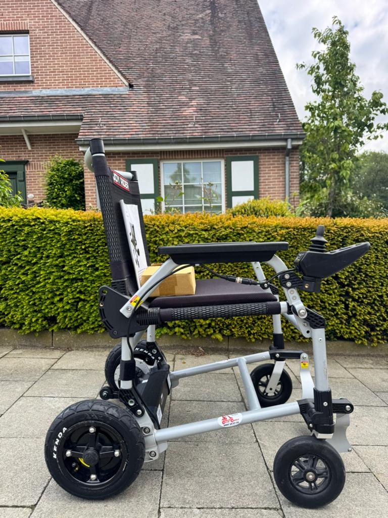 JOY RIDER Elektrische Rolstoel – Opvouwbaar Lichtgewicht, Diversen, Ophalen of Verzenden, Zo goed als nieuw, Elektrische rolstoel
