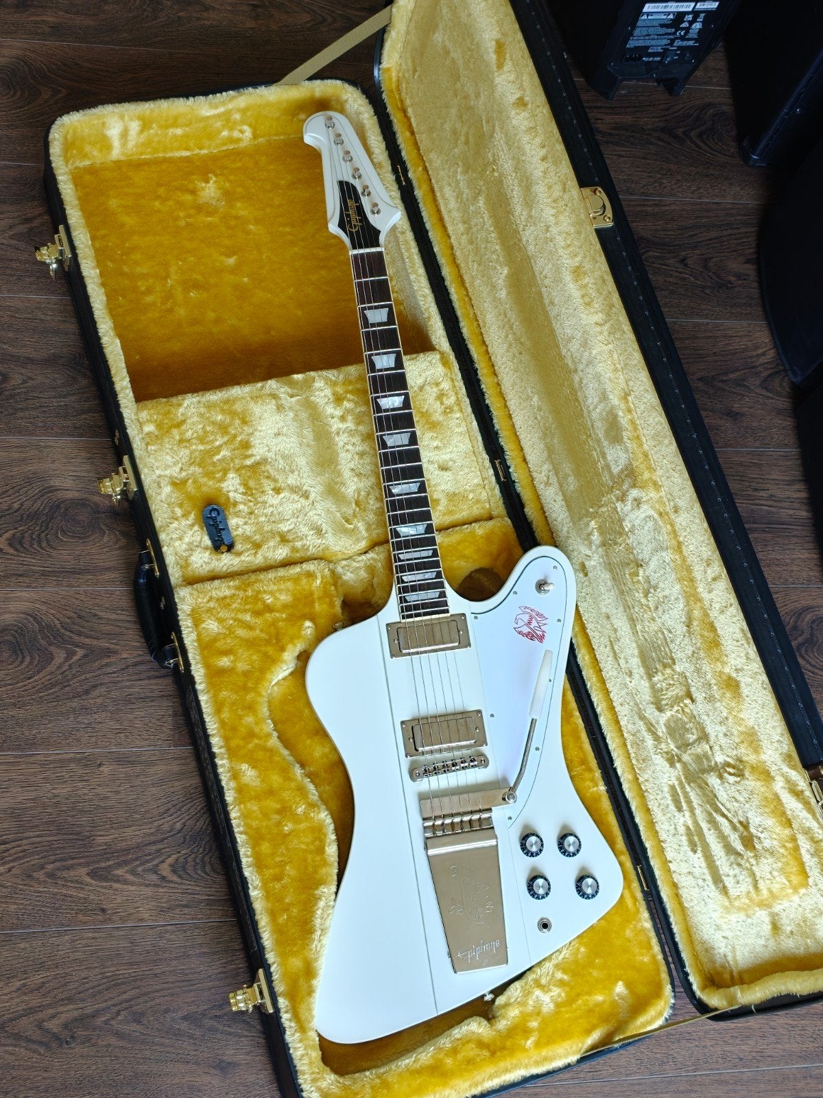 Epiphone 1963 Firebird V Maestro Vibrola Polaris White, Ophalen, Zo goed als nieuw, Solid body, Epiphone