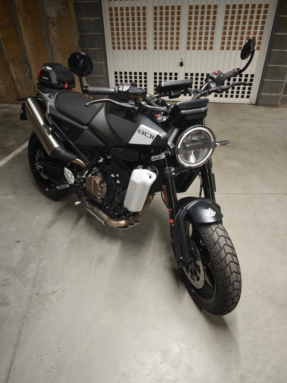 Svartpilen 801, Motoren, Particulier