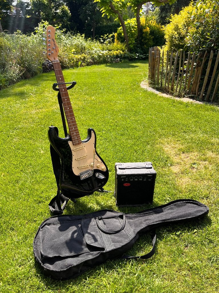 Gitaar Stagg (incl. standaard + draagzak + versterker), Muziek en Instrumenten, Ophalen, Zo goed als nieuw, Overige merken, Met versterker