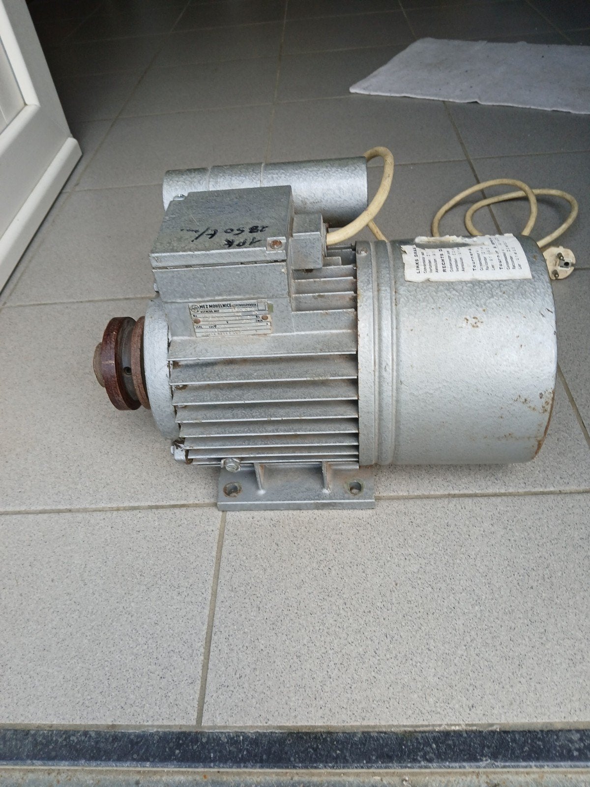 ELEKTROMOTOR 220 Volt, Doe-het-zelf en Bouw, Motoren, Ophalen, Zo goed als nieuw, Elektromotor, 1800 rpm of meer
