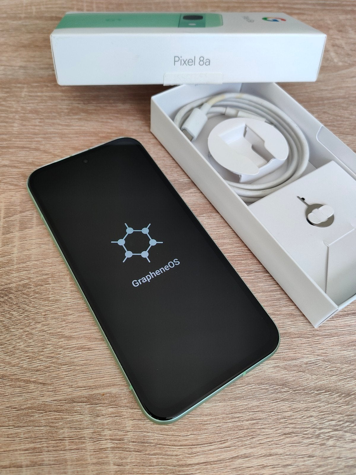 Google Pixel 8a 128GB with GrapheneOS or Android, Verzenden