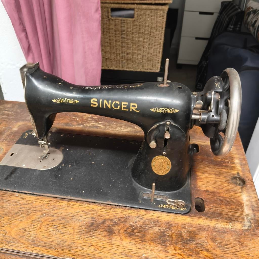 Antieke Singer 66k Naaimachine (1936) met Trapstel & Houten, Antiek en Kunst, Antiek | Naaimachines, Ophalen