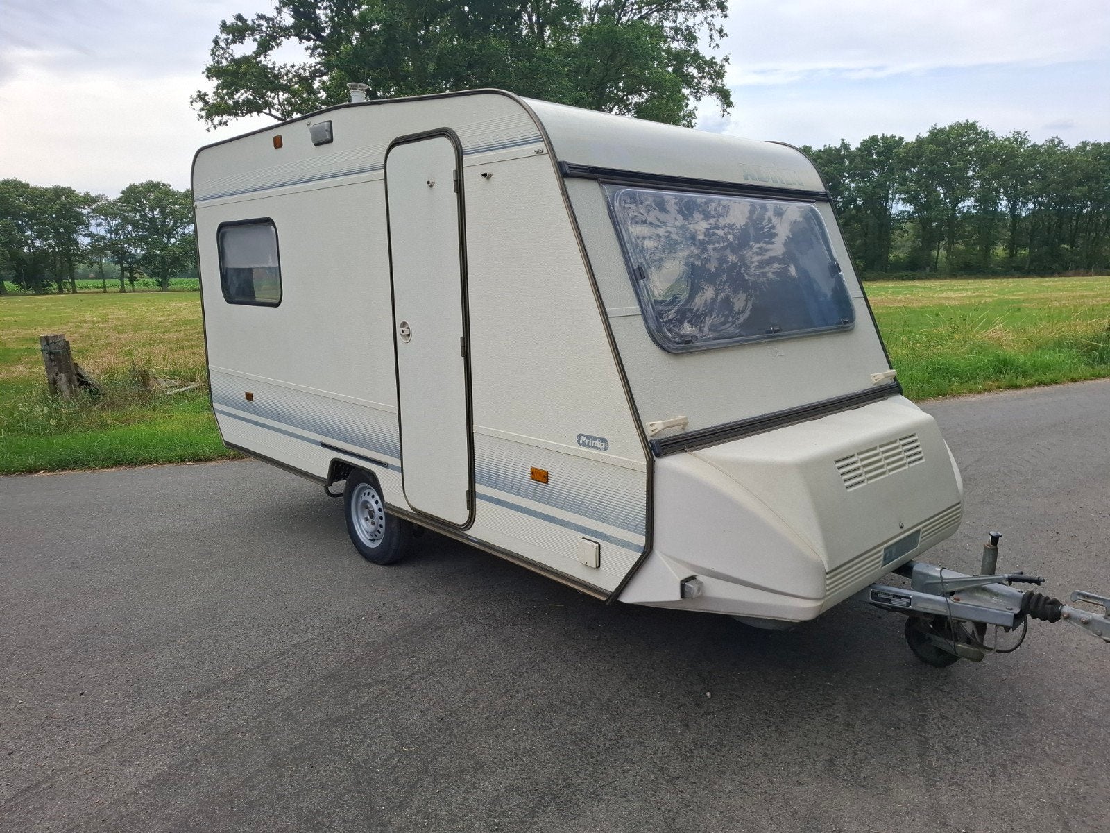 Adria caravan mtm 750kg, Caravans en Kamperen, Caravans, Particulier, Adria, Kachel, Koelkast, Ophalen