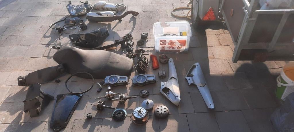 Piaggio runner, aerox onderdelen, Ophalen