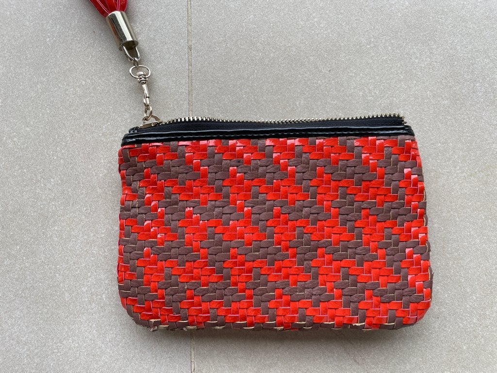 Geweven clutch van Belgische Dolly & Daisy, Handtassen en Accessoires, Tassen | Damestassen, Ophalen of Verzenden, Gebruikt, Avondtasje