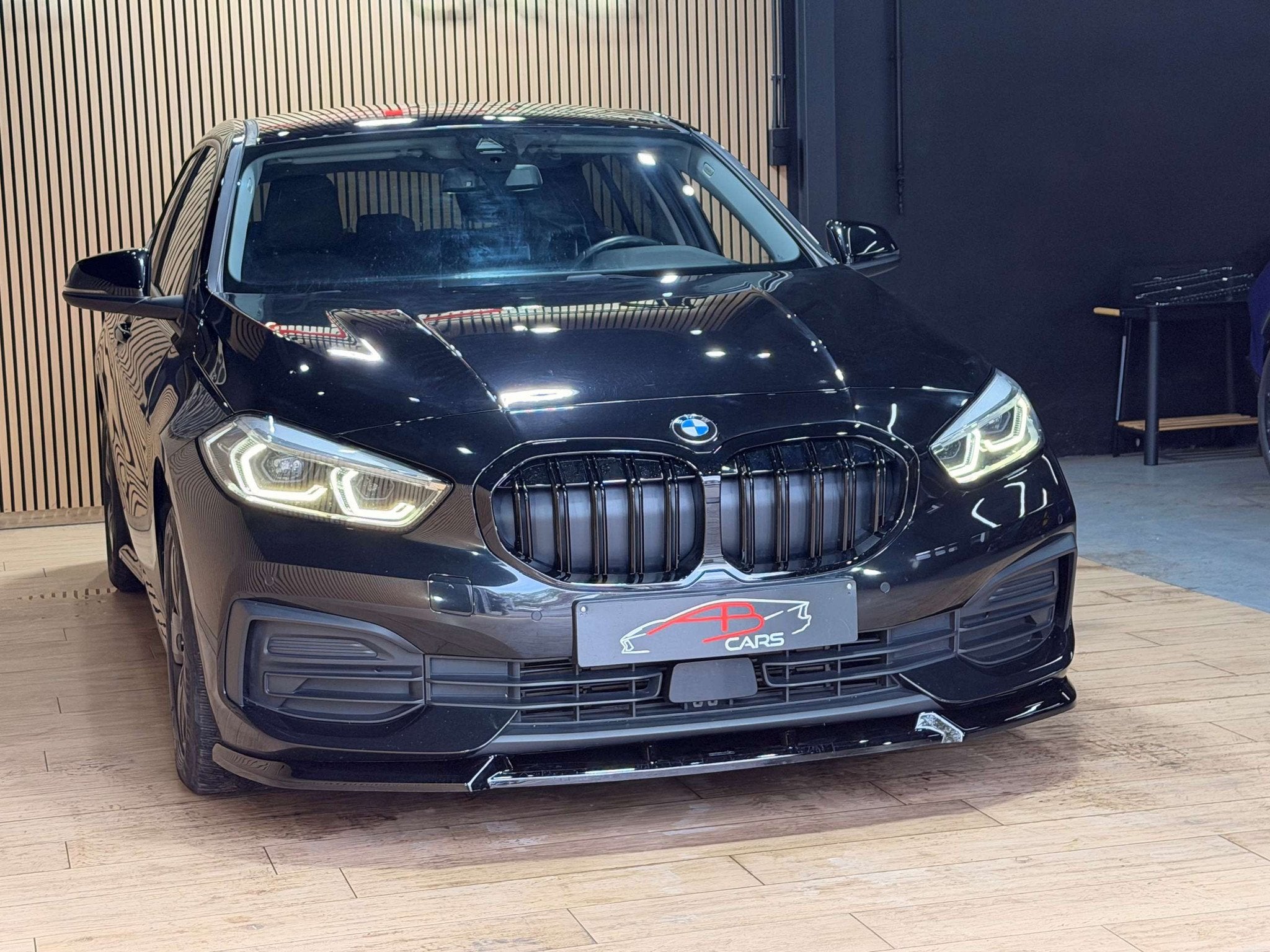 BMW 1 Serie 116 dA * GARANTIE 12 MOIS * 1ER PROP * LOOK PACK, Autos, BMW, Achat, Euro 6, Entreprise, Noir