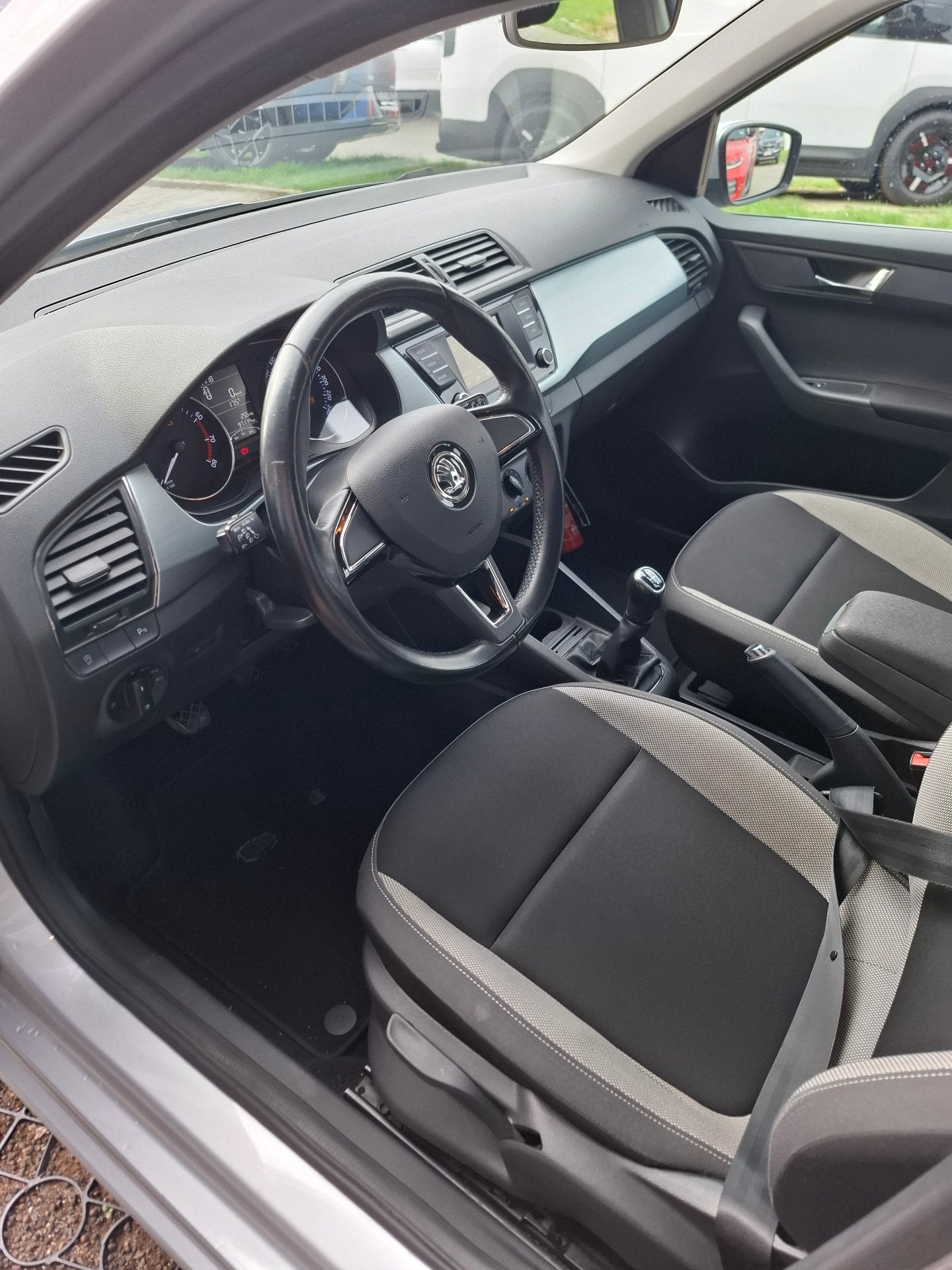 Skoda Fabia Occasie (année de construction 2017), Achat, Euro 6, Entreprise, Autres couleurs
