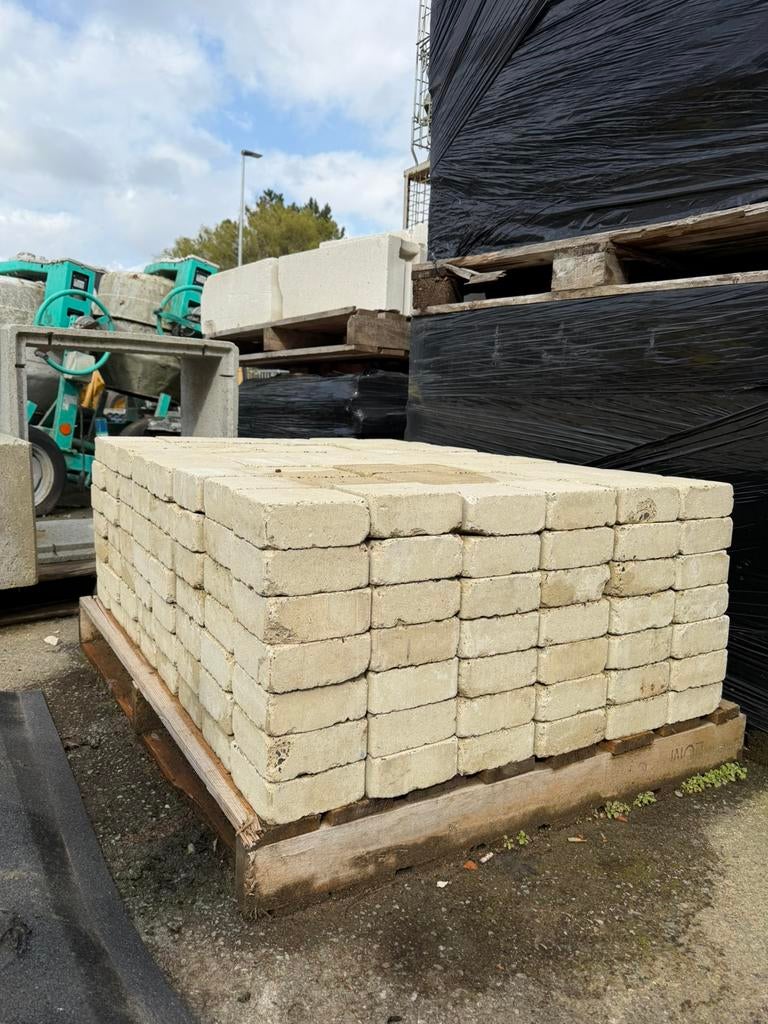 Betonbestratingsmachine klik, Ophalen