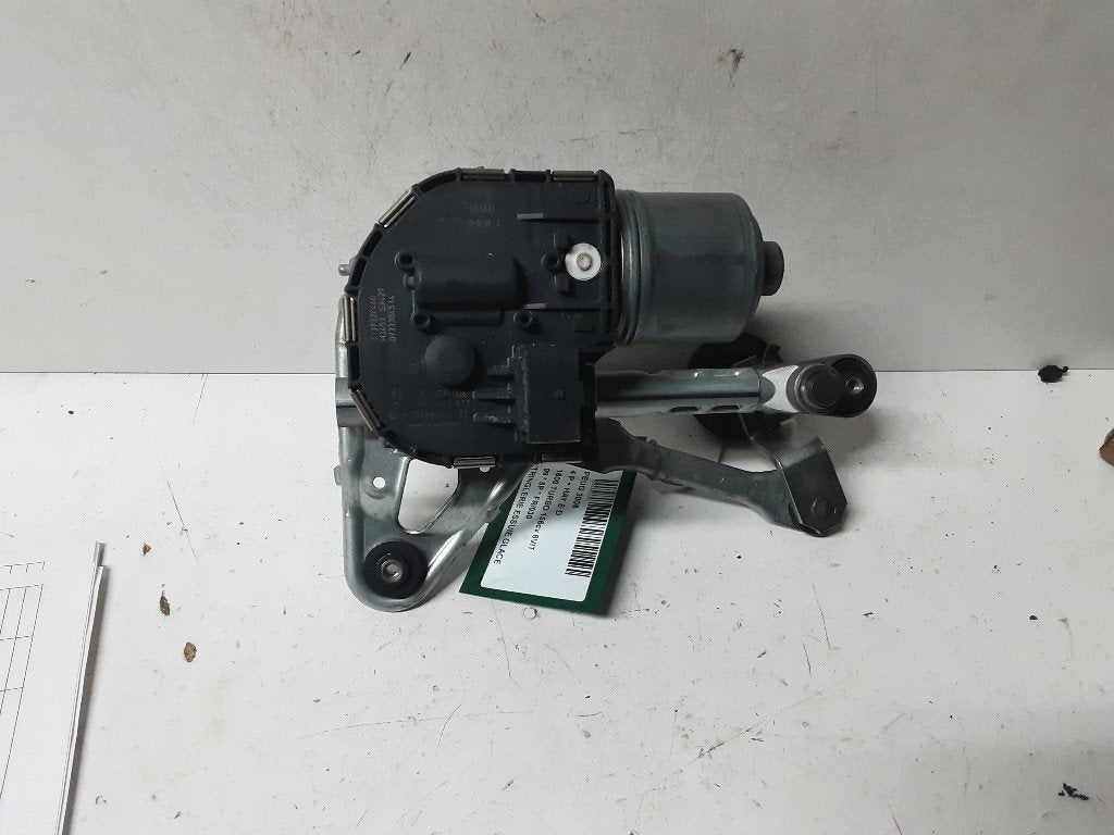 MOTEUR ESSUIE-GLACE AVANT 3008 I (0U / HU) (397220577), Autos : Pièces & Accessoires, Kontakt-peugeot@peugeot.com, Utilisé, Peugeot Deutschland GmbH