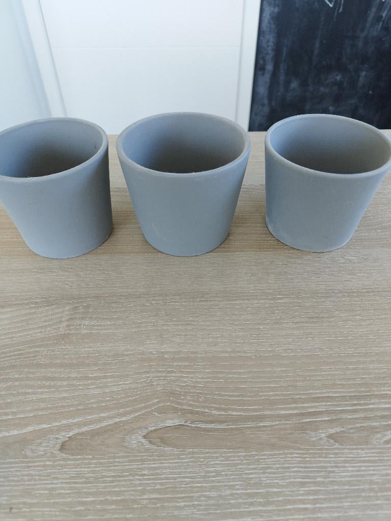 3x IKEA SMULGUBBE bloempotjes grijs – goede staat, Ophalen, Rond, Zo goed als nieuw, Balkon