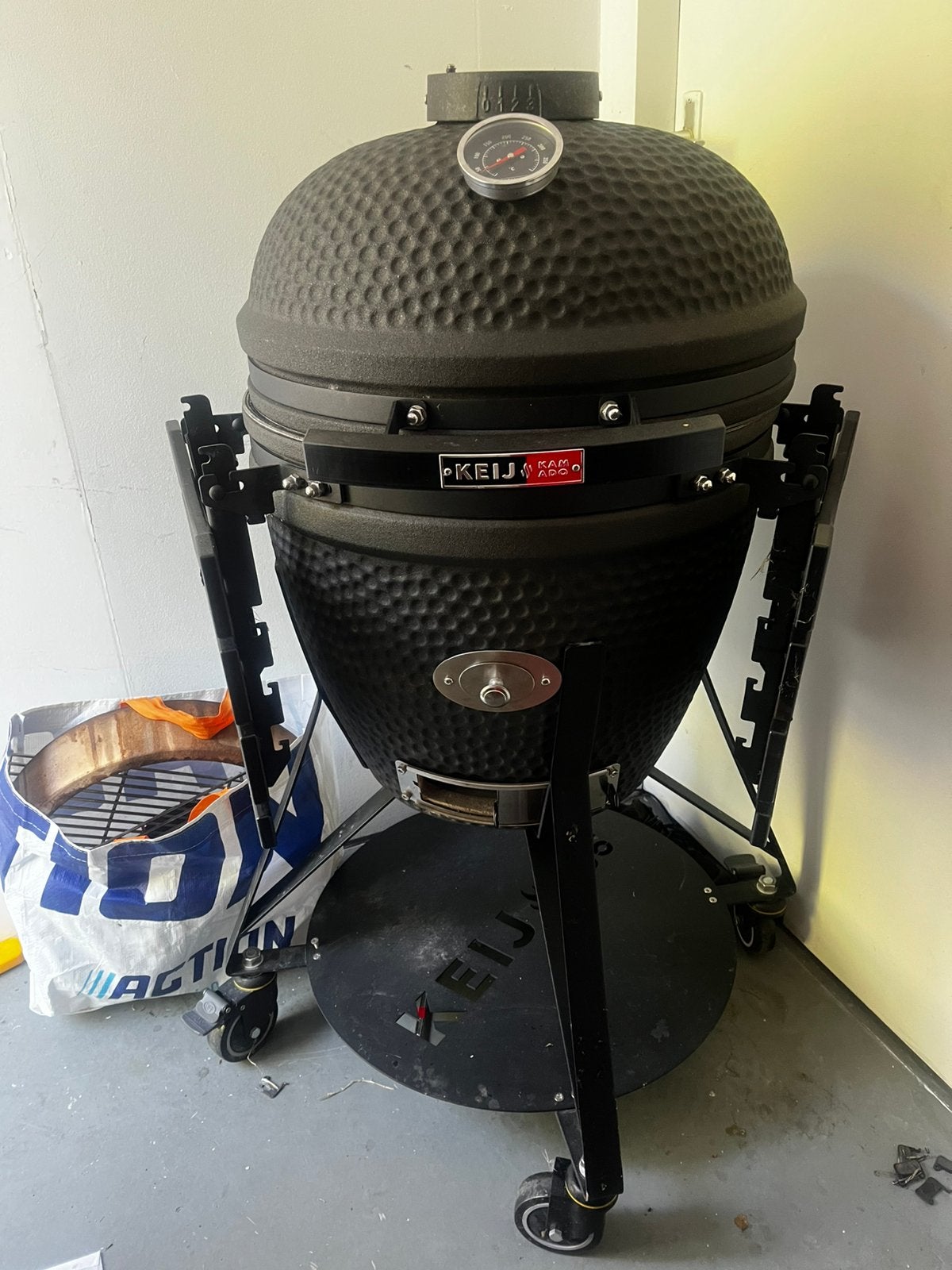 Keij Kamado Legend Large - Mat Zwart - zelden gebruikt, Tuin en Terras, Houtskoolbarbecues, Ophalen, Zo goed als nieuw
