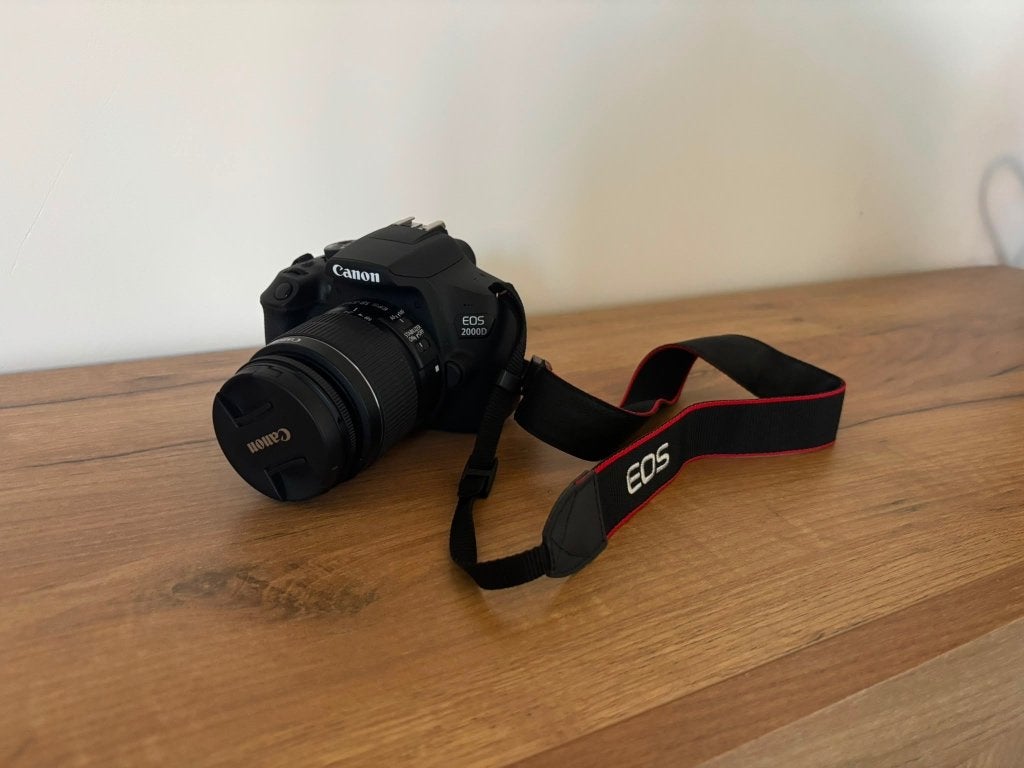 Canon eos 2000D, TV, Hi-fi & Vidéo, Appareils photo numériques, Canon, Moins de 4 fois, Comme neuf, Enlèvement