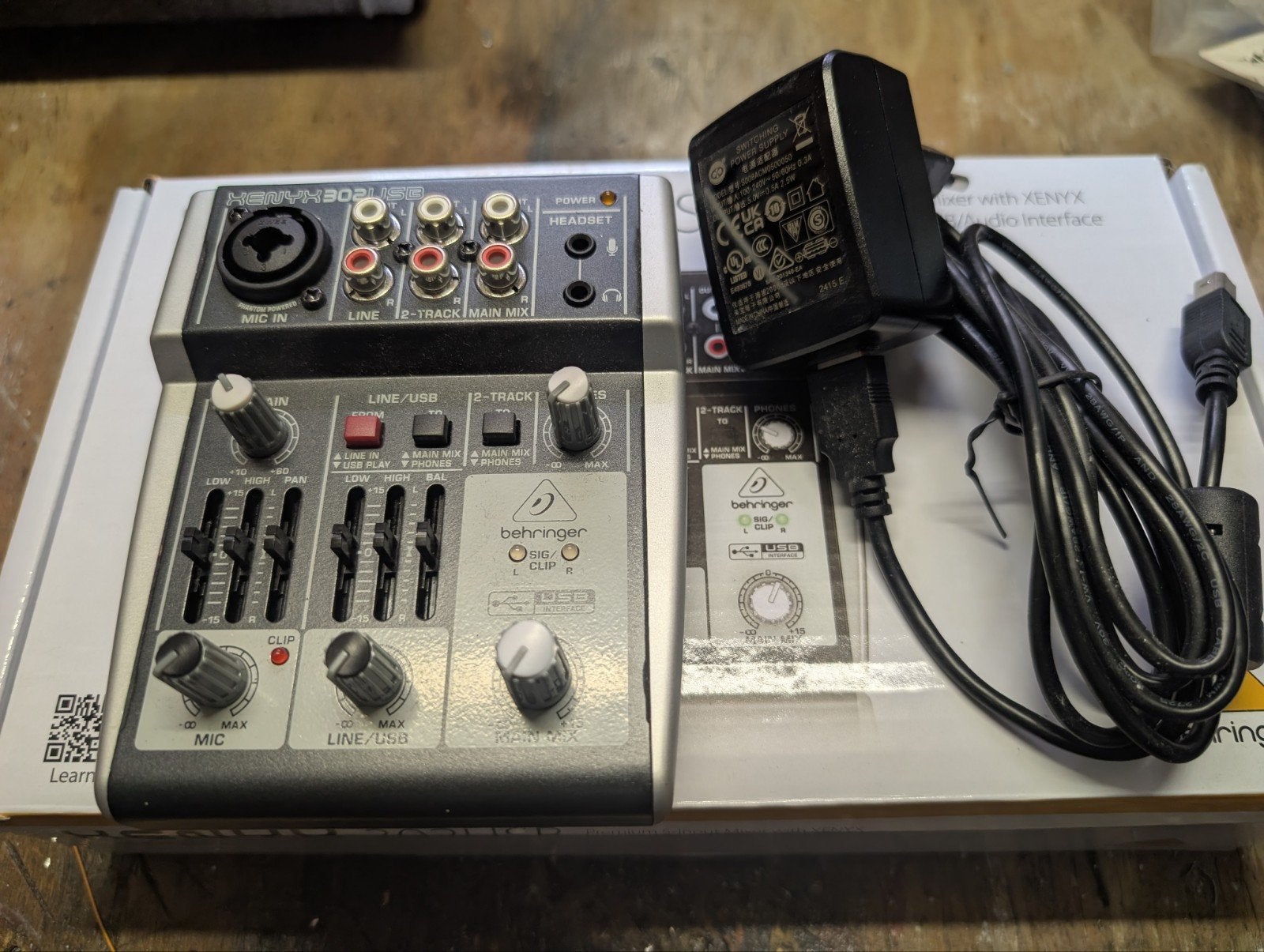 Behringer xenyx 302usb, Ophalen of Verzenden, Zo goed als nieuw, Minder dan 5 kanalen, Microfooningang