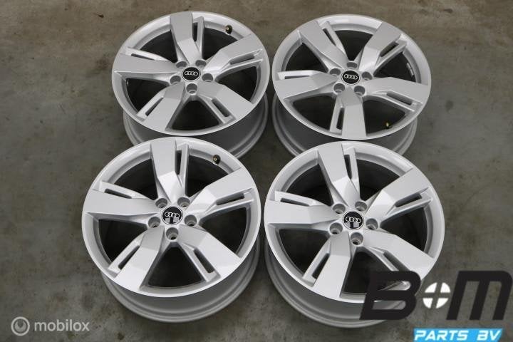 NIEUWSTAAT! ORIGINEEL! 19 inch velgen Audi Q5 80A 80A601025D, Auto-onderdelen, Banden en Velgen, Gebruikt, Velg(en)