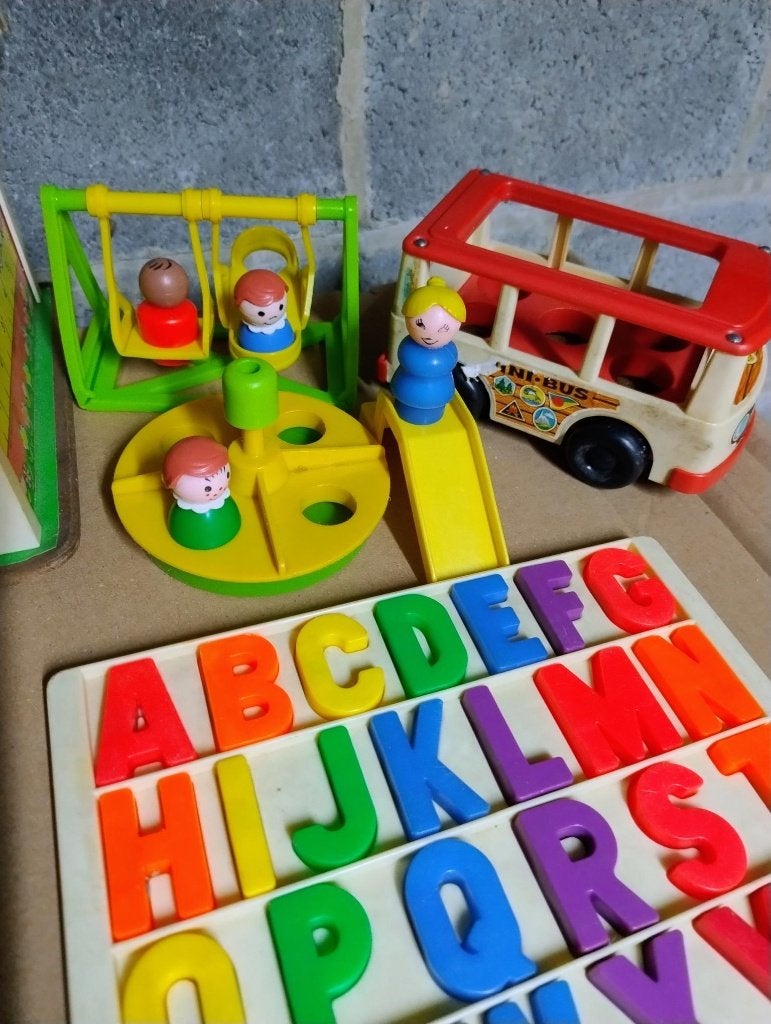 Fisher Price Vintage schooltje met héél véél gerief erbij, Ophalen of Verzenden, Gebruikt, Met geluid