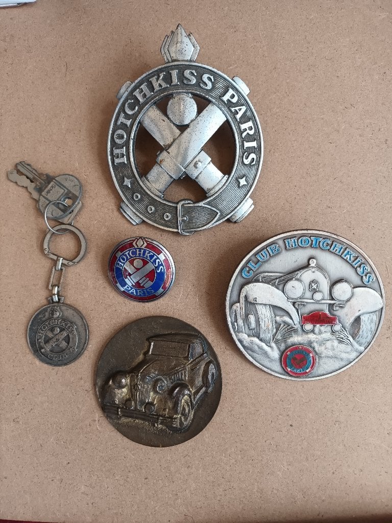 vintage oldtimer embleem hotchkiss paris, Ophalen, Gebruikt, Auto's