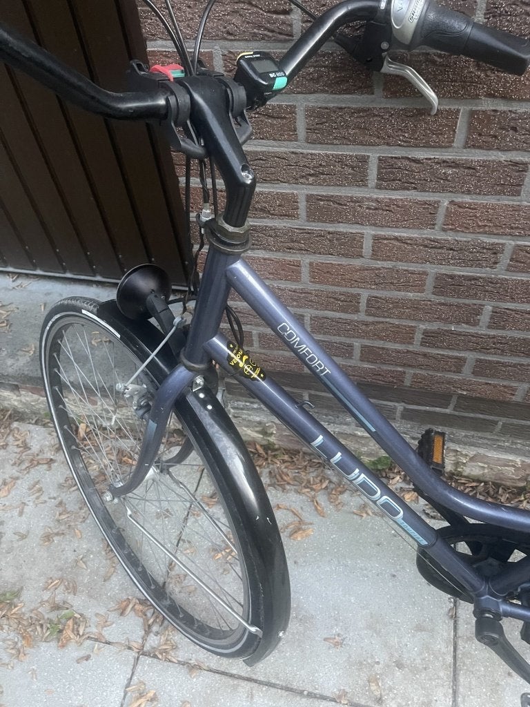 Damesfiets merk Ludo Comfort met kinderstoeltje, Fietsen en Brommers, Gebruikt, Velgrem, Versnellingen, 1 zitje