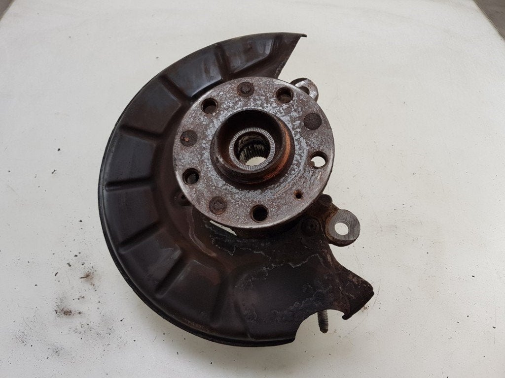 FUSEE AVANT DROITE Volkswagen Touran (1T1 / T2), Dhr. J. Ham, Volkswagen, Administratie@autoham.nl, Utilisé