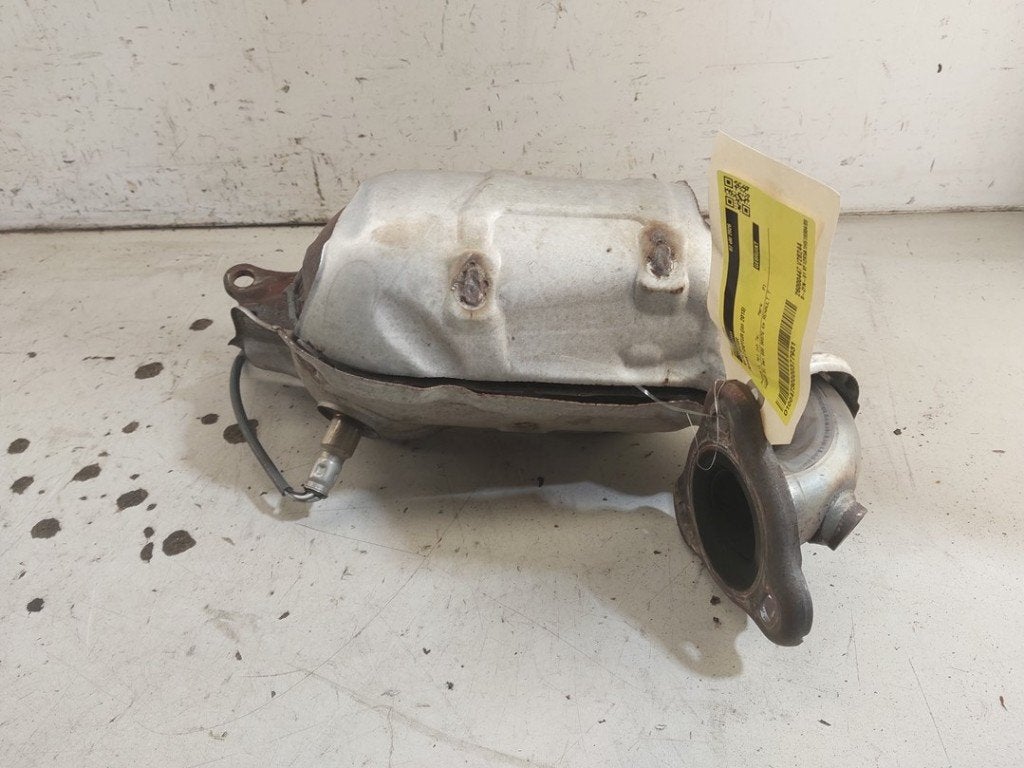 CATALYSEUR Renault Captur I (2R) (|208A01858R|208021841R|), Renault, Utilisé, Peter-Huppertz-Straße 5
51063  Köln, DE, Dialog.deutschland@renault.de
